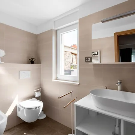 Arancin By Interhome Brtonigla