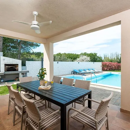 Semesterbostad Arancin By Interhome