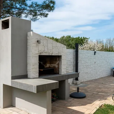 Arancin By Interhome Brtonigla