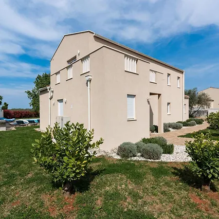 Semesterbostad Arancin By Interhome